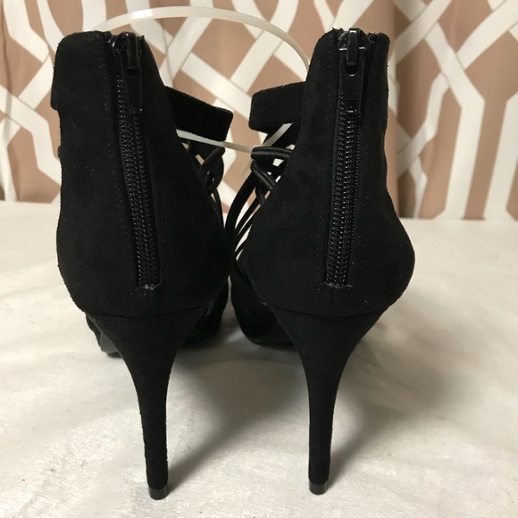 Metaphor Black Sandals - Picture 2 of 6